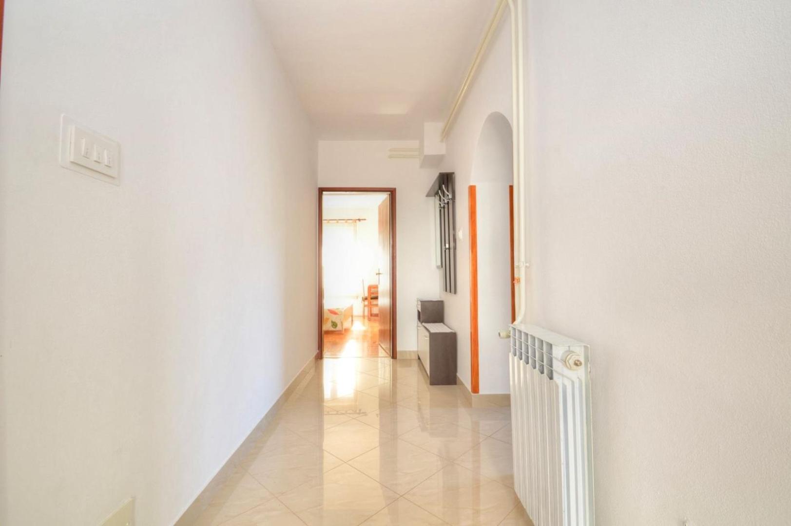 מלון מאלי לוסיניי House Rahela מראה חיצוני תמונה