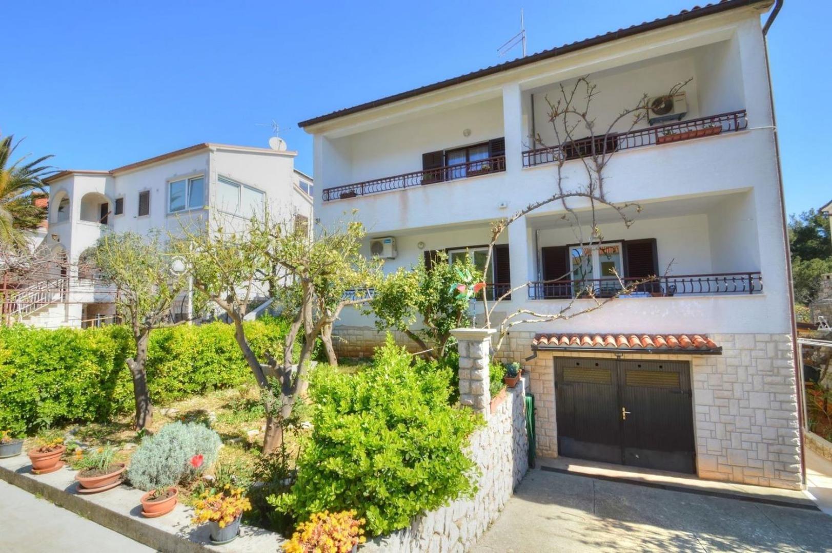 מלון מאלי לוסיניי House Rahela מראה חיצוני תמונה