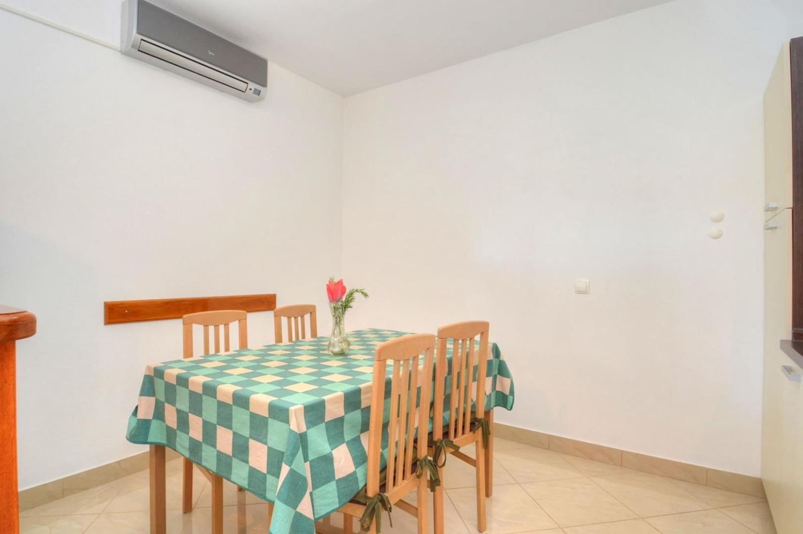 מלון מאלי לוסיניי House Rahela מראה חיצוני תמונה