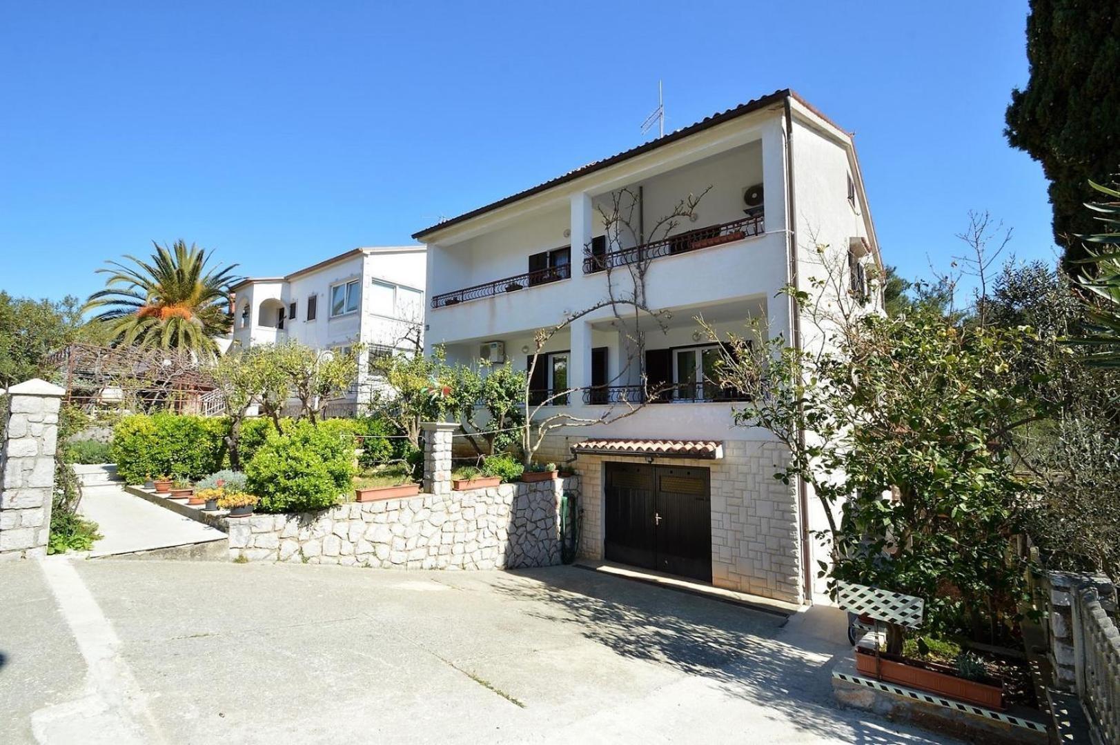 מלון מאלי לוסיניי House Rahela מראה חיצוני תמונה
