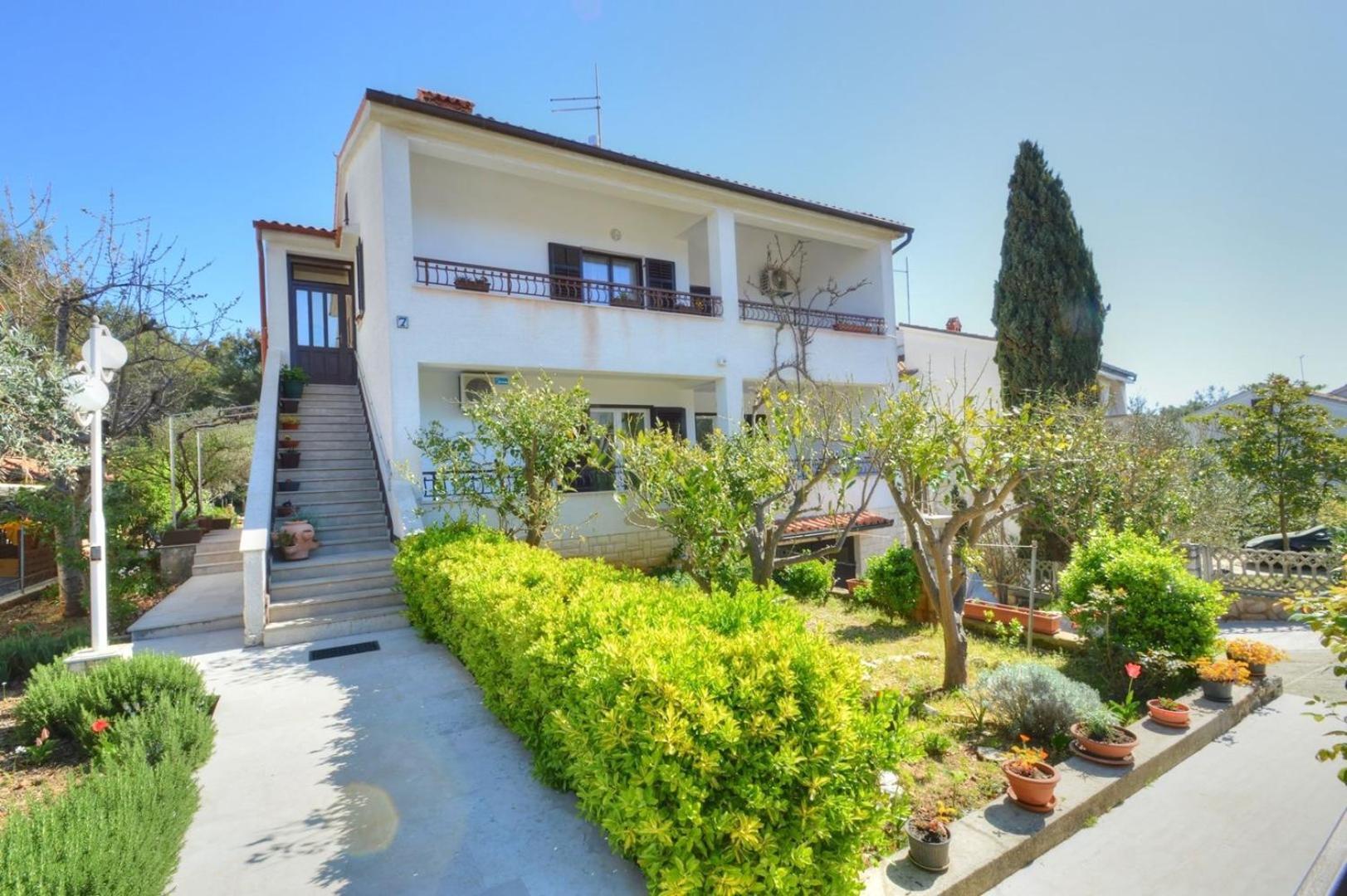 מלון מאלי לוסיניי House Rahela מראה חיצוני תמונה
