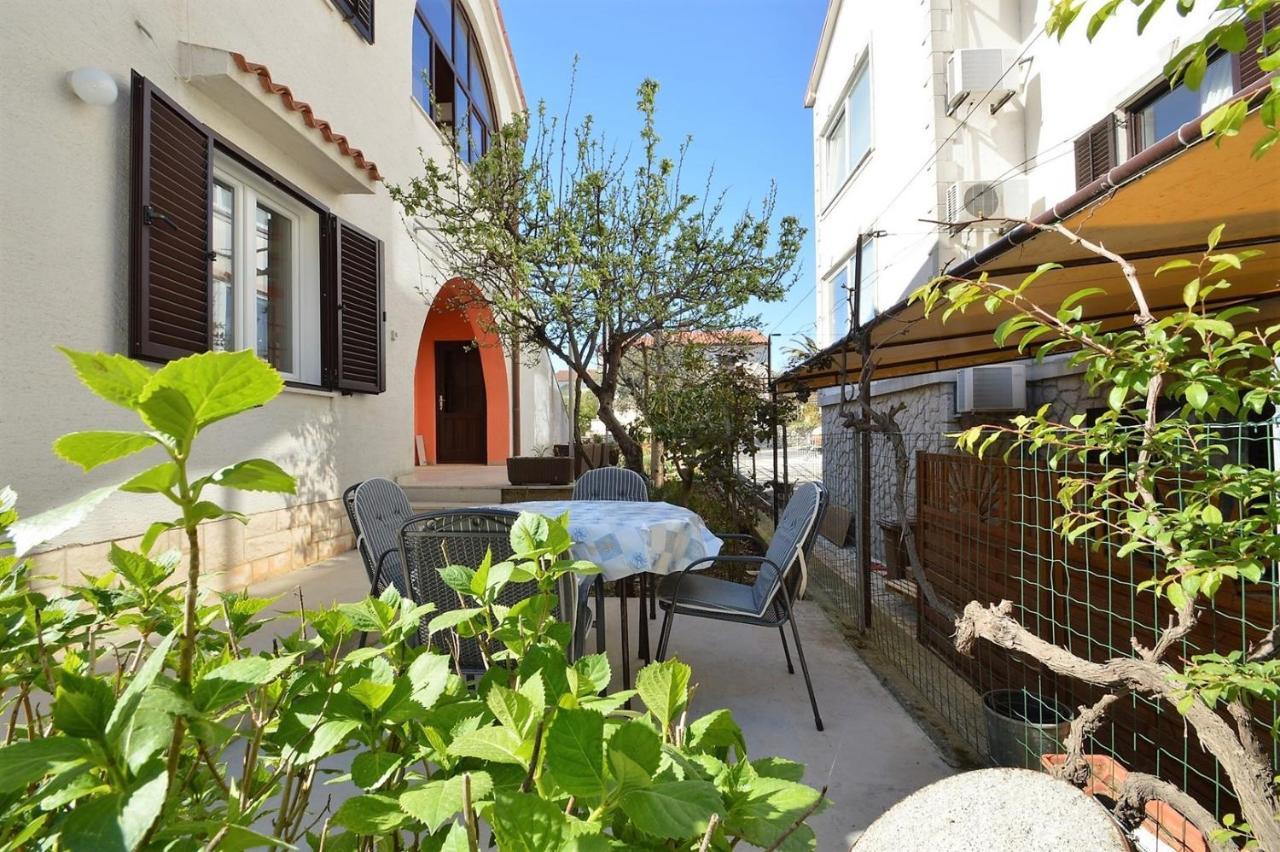 מלון מאלי לוסיניי House Rahela מראה חיצוני תמונה